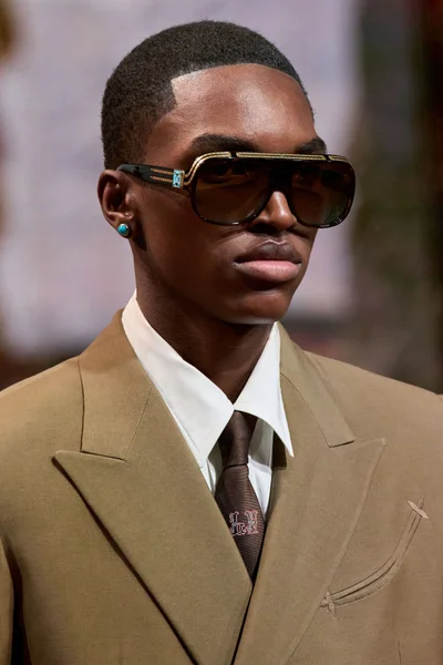 Look 20